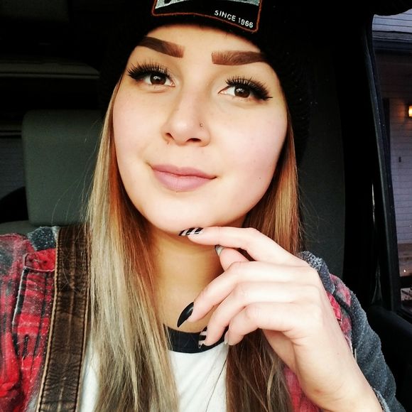 Meet your Posher, Krystalle - Picture 1 of 1